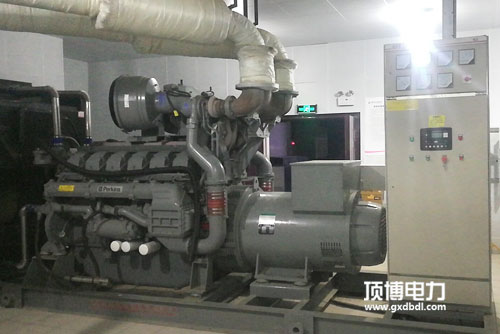 300KW帕金斯柴油發(fā)電機(jī)組